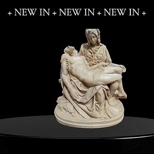 Signed A.Santini Pieta mary holding Jesus Sculpture 8 inches